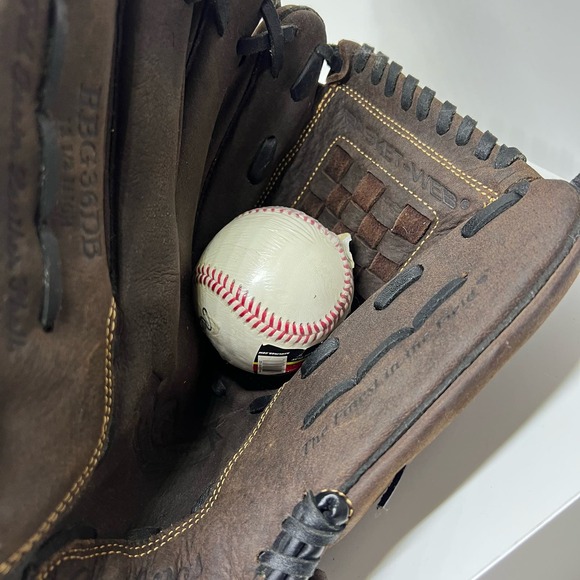 Rawlings LHT RBG36DB 12 1/2” baseball glove - Picture 3 of 7